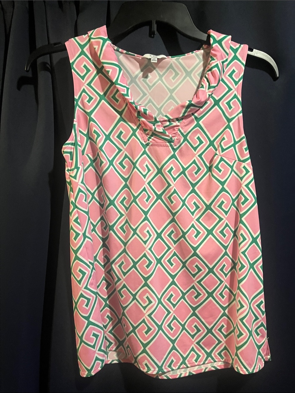 crown & ivy Pink and Green Geometric Sleeveless Twist-Neck Tank